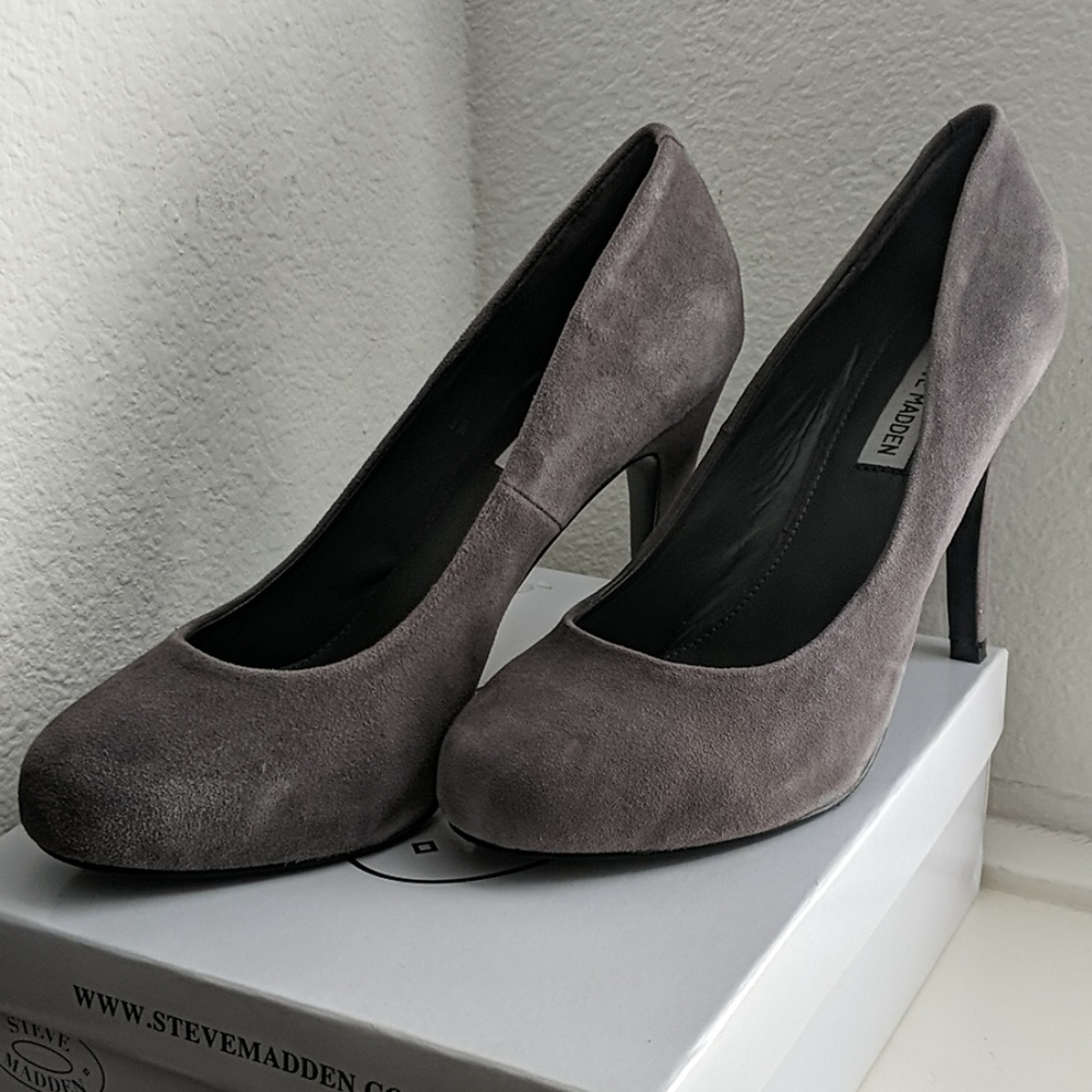 Steve Madden Grey Suede Pumps